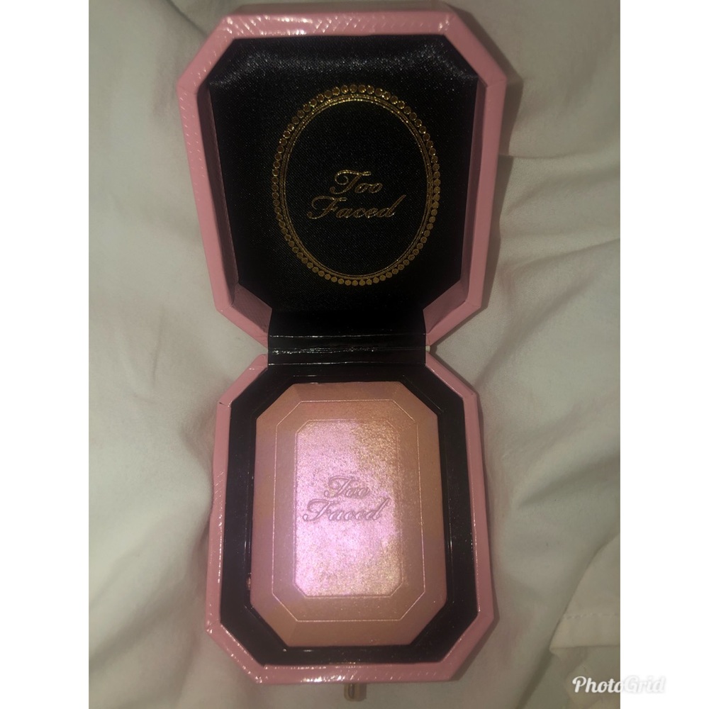 Too faced pink highlighter